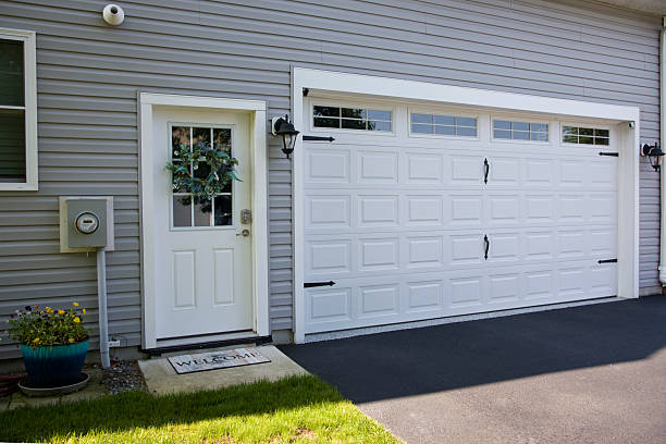 24/7 Emergency Garage Door Panel Replacement experts in Hendricks County County, IN
